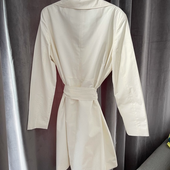Tahari trench jacket. Cream. - Picture 2 of 4